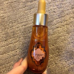 Physicians formula illuminating drops